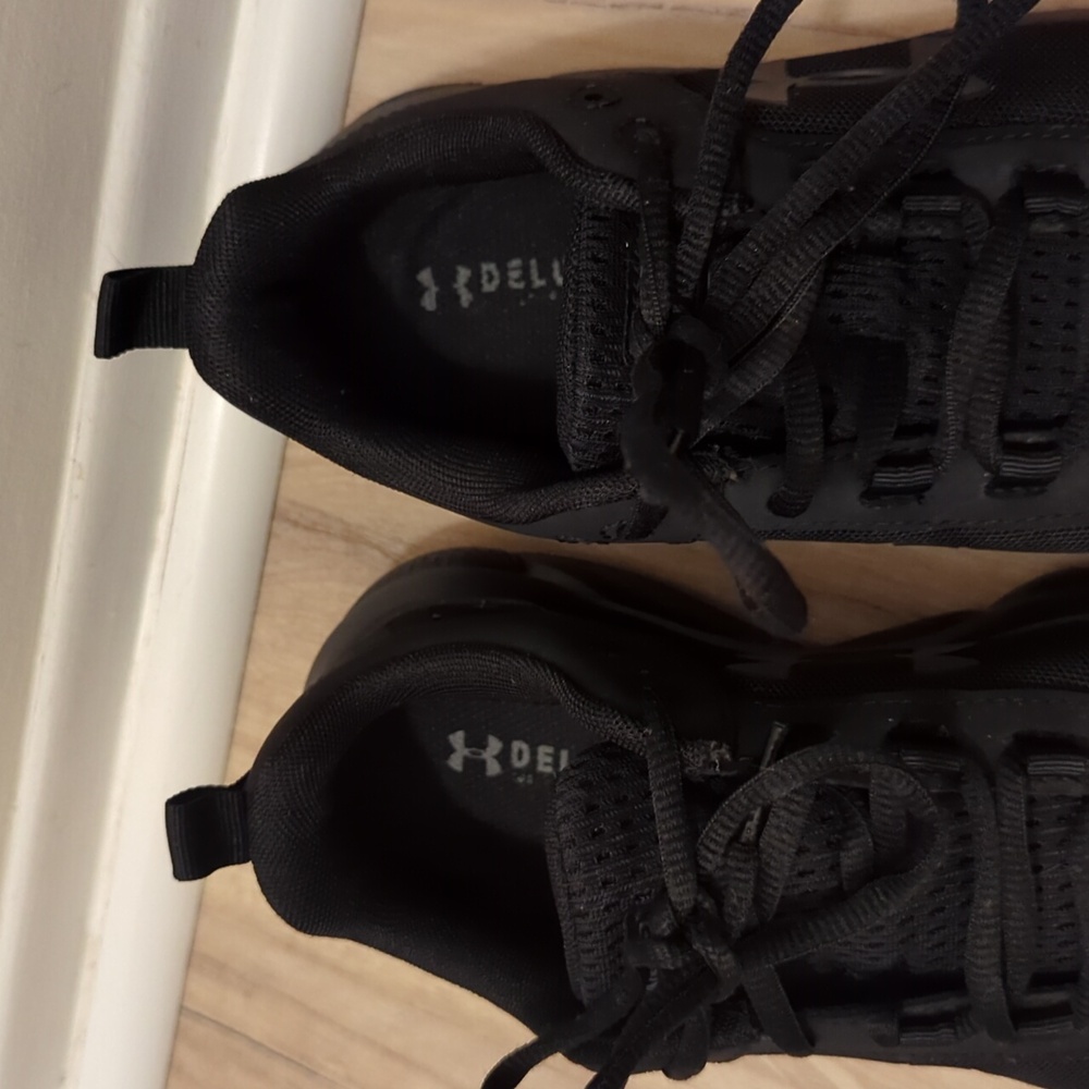 Sz.8 Under Armour Charged Assert All Black Sneakers - Picture 5 of 14